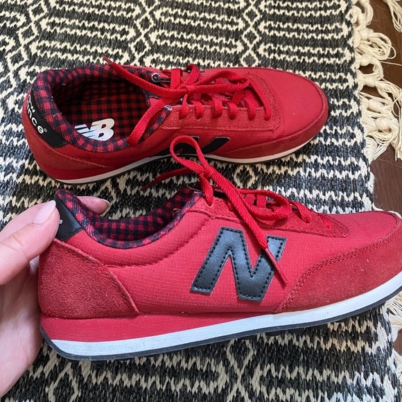 BNWOT New Balance 410  Shoes - Picture 2 of 5